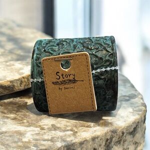 DaVinci Teal Bracelet with Intricate Design